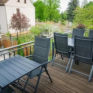 90 Qm Wohnung, 3 Zimmer, Balkon & Grosse Kueche - In Seenaehe, Schnell In Der Stadt Apartment