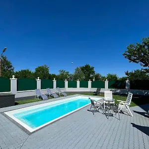 Atemberaubendes + Pool Wien